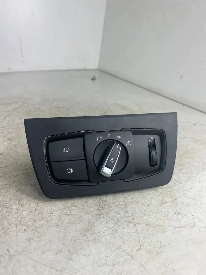BMW 3 F30 F35 F31 (2012 - 2018) 6847512 Включатель фонарей — фото 2