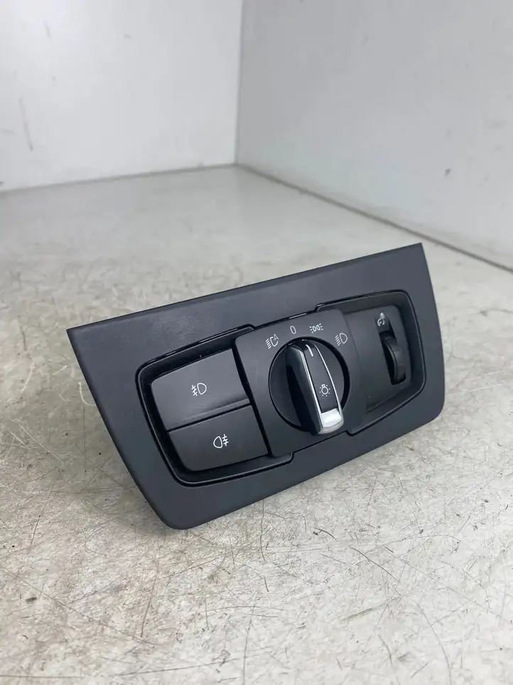 BMW 3 F30 F35 F31 (2012 - 2018) 9265303 Включатель фонарей — фото 2
