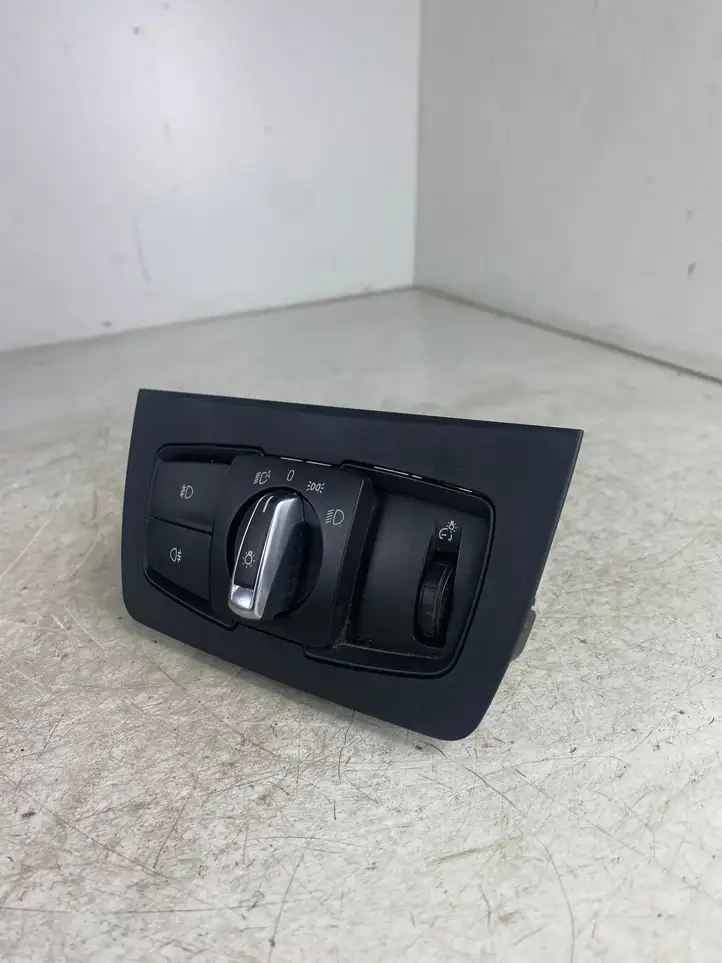 BMW 3 F30 F35 F31 (2012 - 2018) 9265303 Включатель фонарей — фото 3