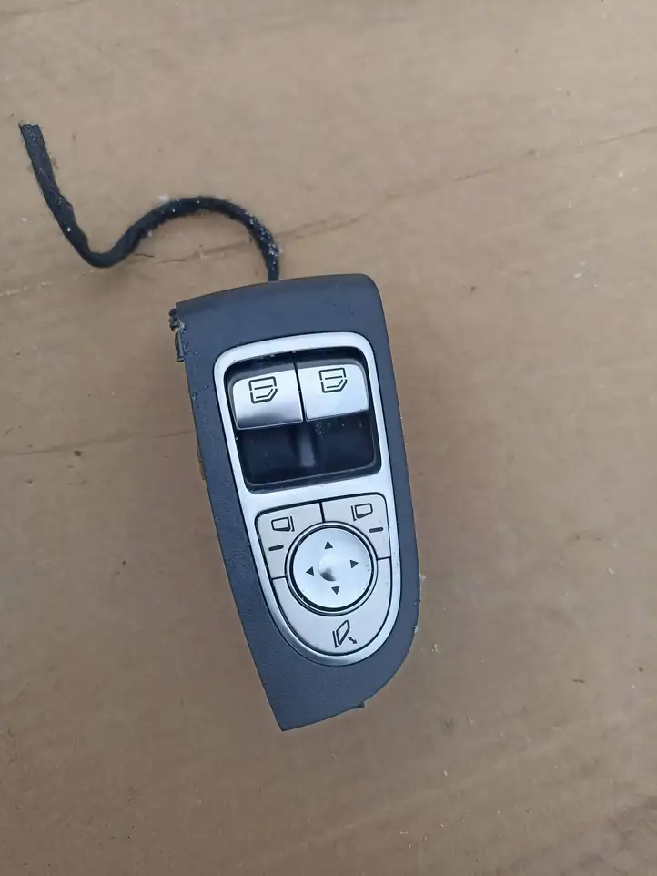Mercedes-Benz C W205 (2014 - 2021) A2059057011 Блок кнопок стеклоподъемников — фото 1