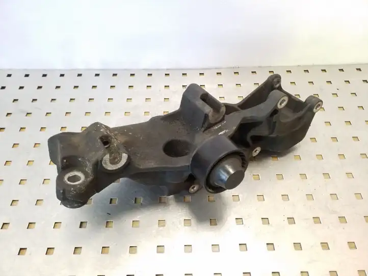 Opel Vivaro (2006 - 2014) 117109477R Кронштейн генератора — фото 3