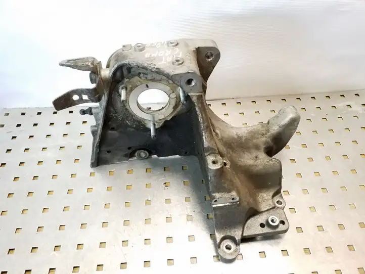 Fiat Croma (2005 - 2011) 55196092 Кронштейн топливного насоса — фото 1