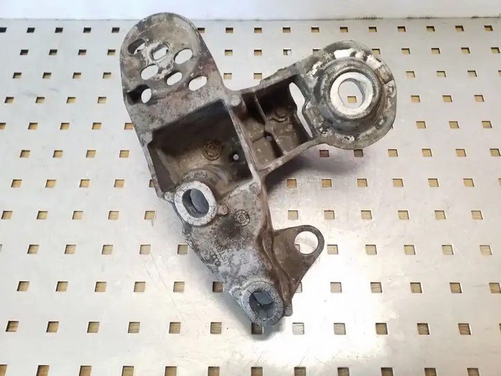 Audi A4 S4 B7 8E 8H (2004 - 2009) 8E0199351 Кронштейн двигателя — фото 1