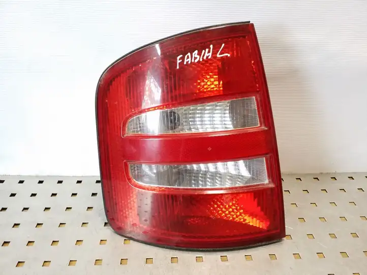 Skoda Fabia Mk1 (6Y) (1999 - 2007) 6Y9945095 Задний фонарь в кузове — фото 1
