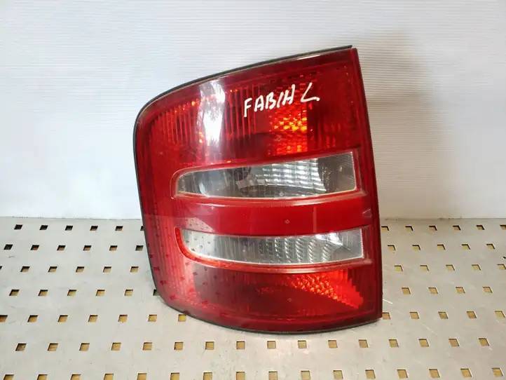 Skoda Fabia Mk1 (6Y) (1999 - 2007) 6Y9945095 Задний фонарь в кузове — фото 3