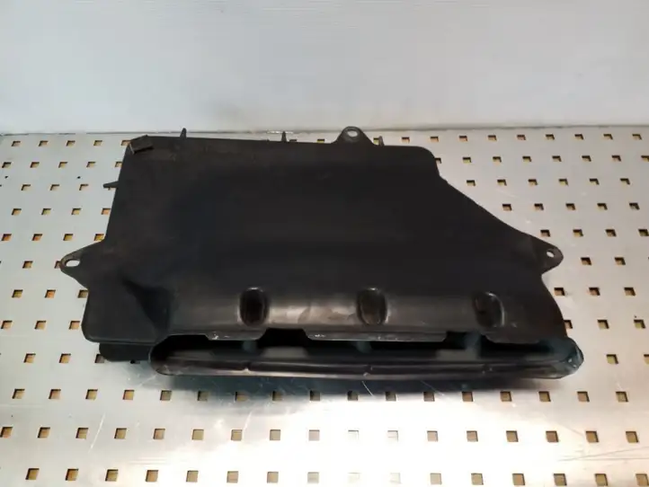 Toyota RAV 4 (XA20) (2000 - 2005) 7610942010 Детали воздухозаборника — фото 2