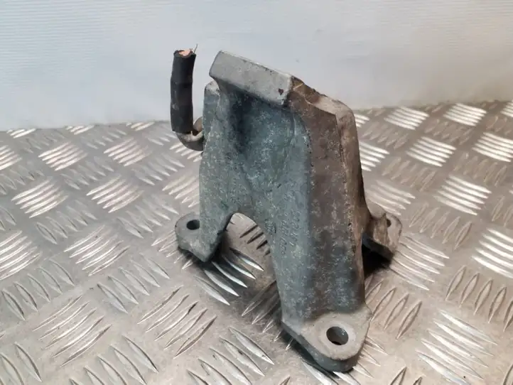 Audi A4 S4 B6 8E 8H (2000 - 2006) 8E0199308H Кронштейн двигателя — фото 1