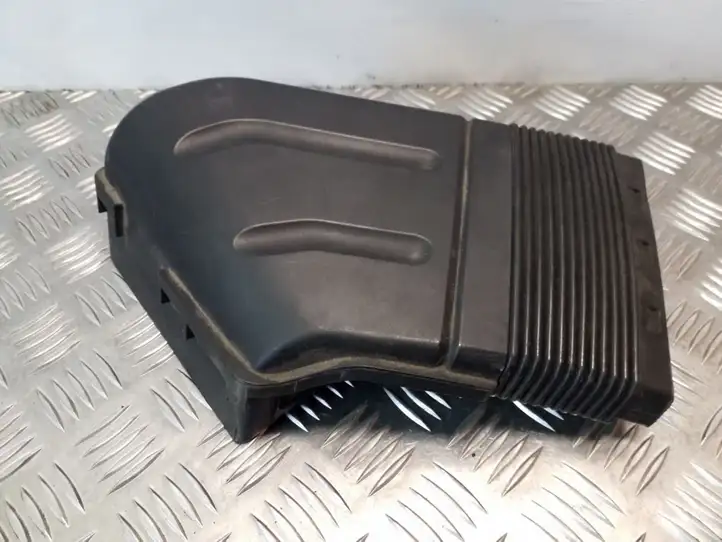 Audi A4 S4 B6 8E 8H (2000 - 2006) 8E0129617E Детали воздухозаборника — фото 1