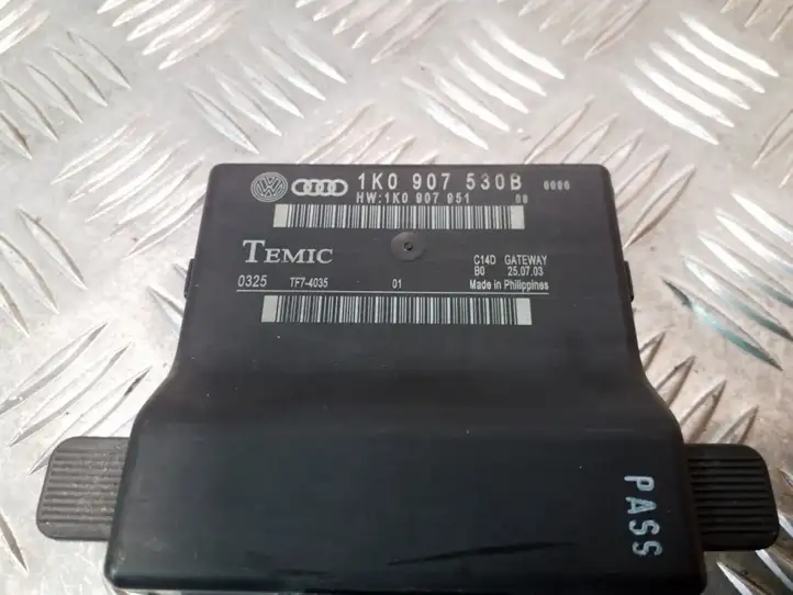 Audi A3/S3 8P (2003 - 2005) 1K0907530B Блок управления дверью — фото 2
