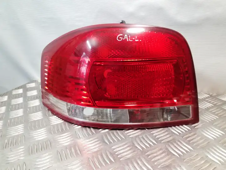 Audi A3/S3 8P (2003 - 2005) 8P0945095019S Задний фонарь в кузове — фото 3