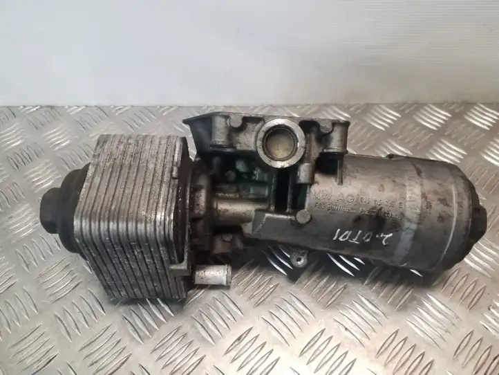 Audi A3/S3 8P (2004 - 2008) 045115389E Кронштейн масляного фильтра — фото 1