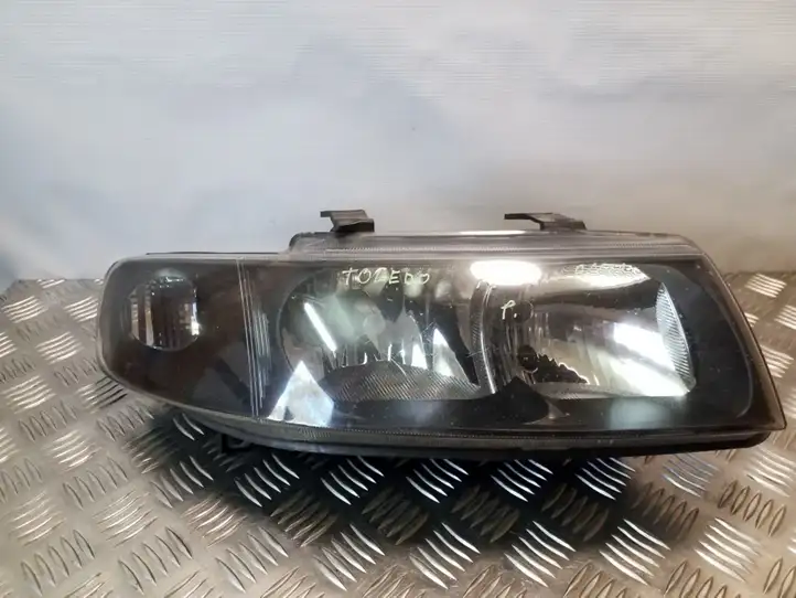 Seat Toledo II (1M) (1998 - 2006) 67742741 Передняя фара — фото 1
