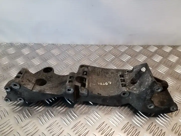 Seat Toledo II (1M) (1998 - 2006) R045903143C Кронштейн генератора — фото 1