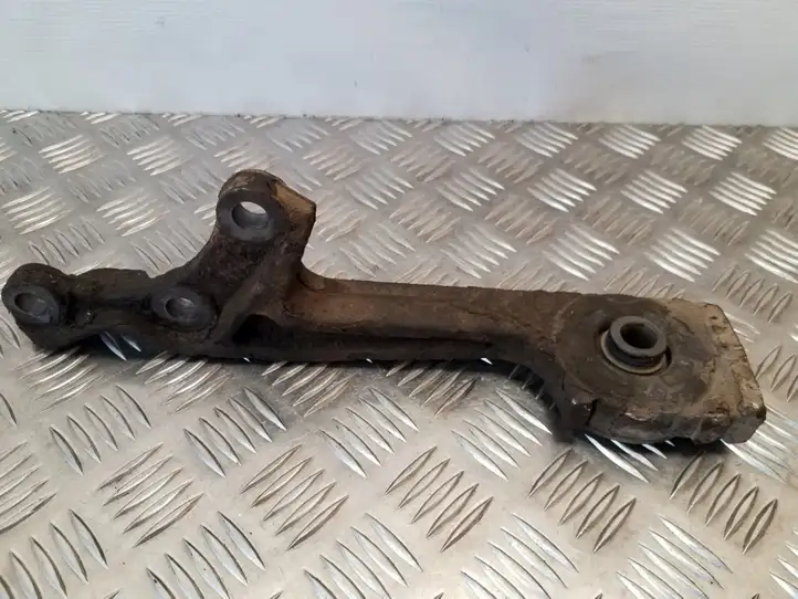 Toyota Land Cruiser (J120) (2002 - 2009) 5239260022 Кронштейн переднего редуктора — фото 1
