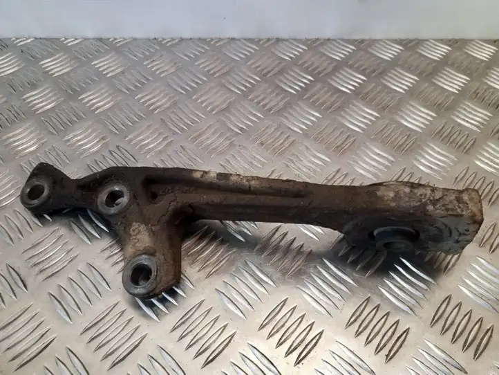 Toyota Land Cruiser (J120) (2002 - 2009) 5239260022 Кронштейн переднего редуктора — фото 3