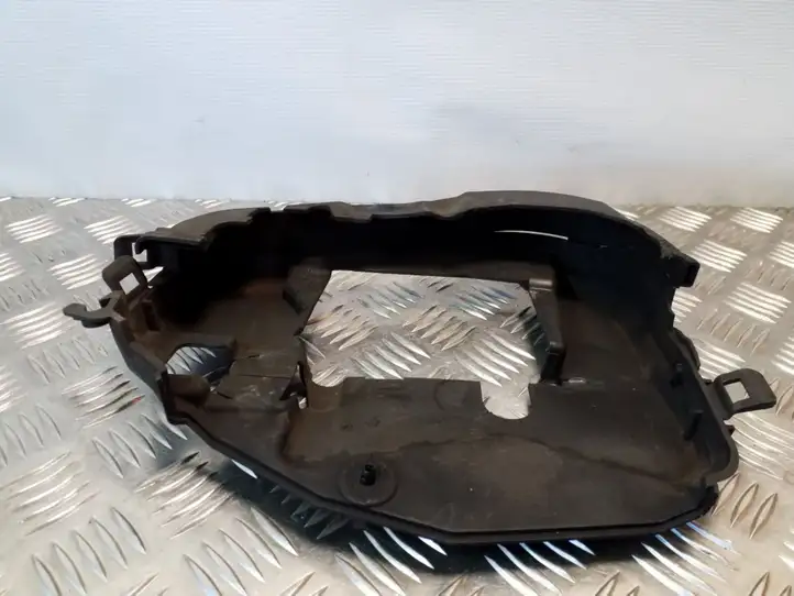 Nissan Juke I F15 (2010 - 2018) 8200795018B Защита ремня ГРМ — фото 3