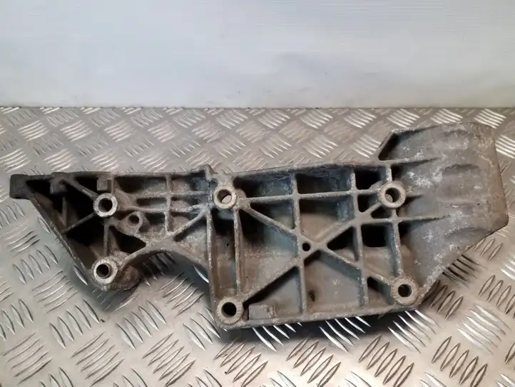 Seat Alhambra (Mk1) (2000 - 2010) R045903143C Кронштейн генератора — фото 3