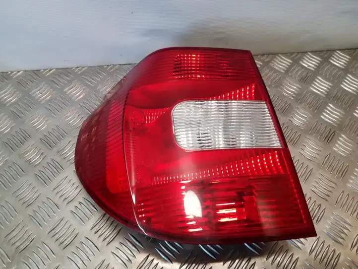 Skoda Yeti (5L) (2009 - 2012) 5L0945095 Задний фонарь в кузове — фото 2