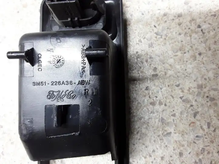 Ford Focus (2005 - 2008) 3M51226A36AE Кнопка стеклоподъемников — фото 4