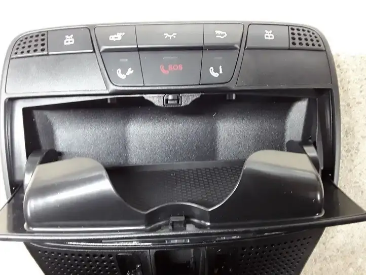 Mercedes-Benz C W205 (2014 - 2021) A0009068503 Передняя подсветка — фото 4