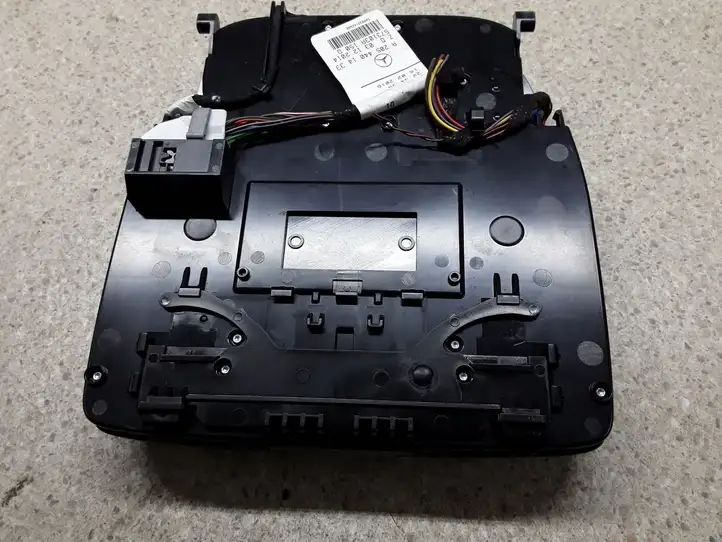 Mercedes-Benz C W205 (2014 - 2021) A0009068503 Передняя подсветка — фото 8