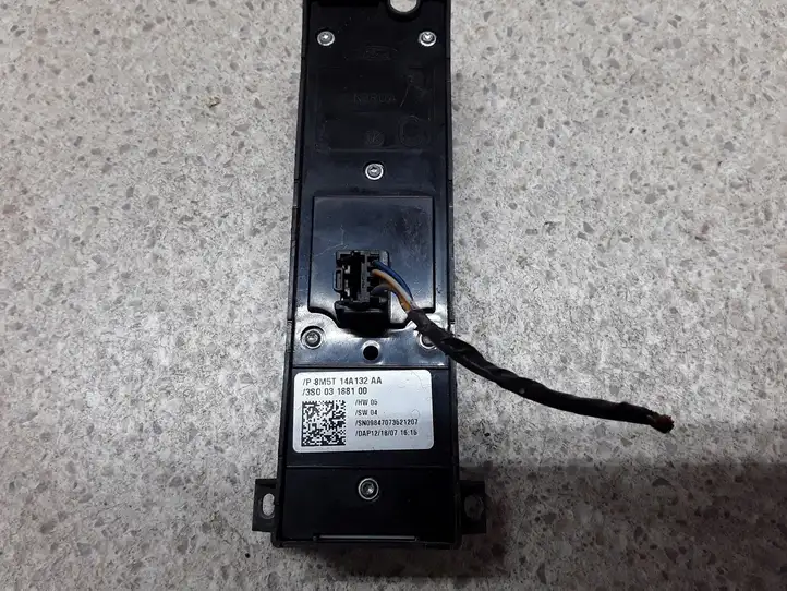 Ford Focus (2005 - 2008) 8M5T14A132AA Кнопка стеклоподъемников — фото 2