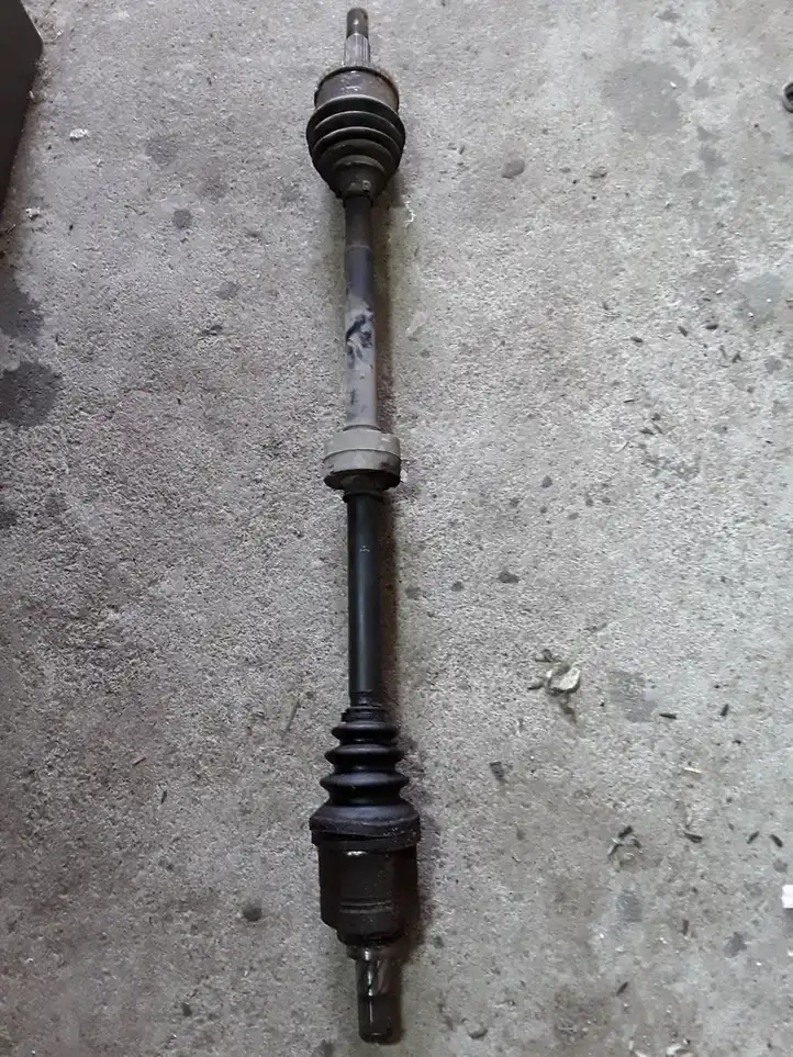 Nissan Almera (2000 - 2006) Передняя полуось — фото 1