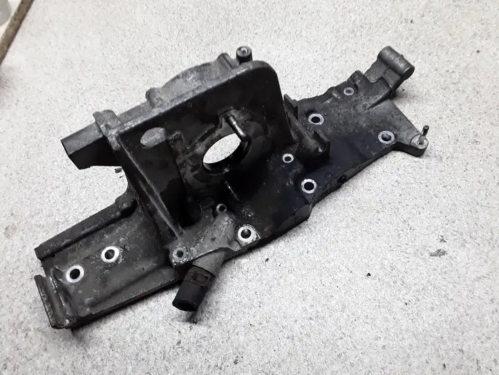 Subaru Outback (2007 - 2009) 081612 Кронштейн топливного насоса — фото 1