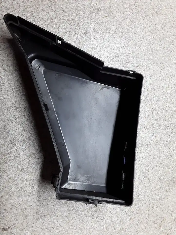 Subaru Outback (2007 - 2009) MB502000B Крышка ящика предохранителей — фото 3
