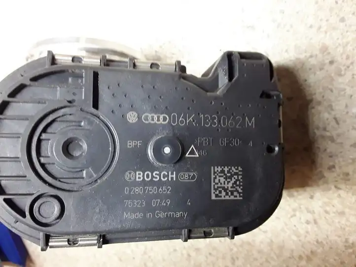Audi A4 S4 B9 (2015 - 2019) 06K133062M Запорный клапан двигателя — фото 3
