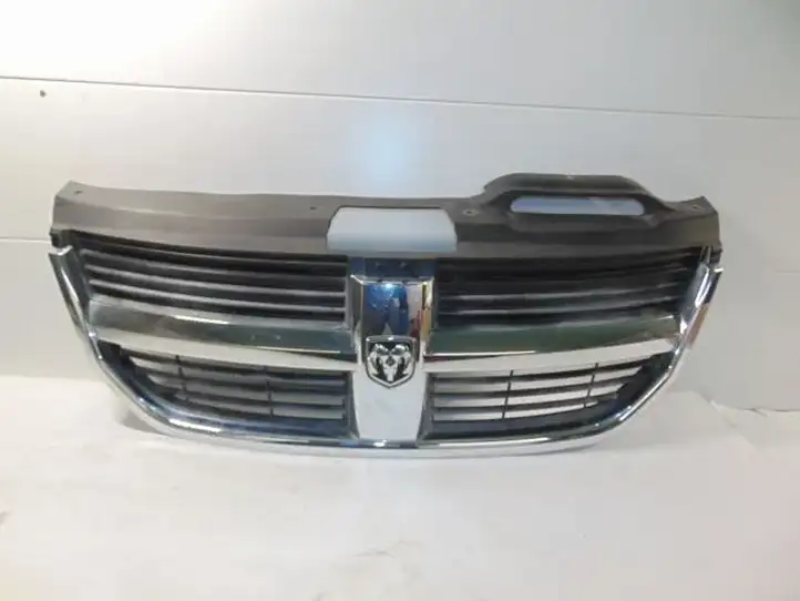 Dodge Journey (2007 - 2011) 05116301AA Передняя решетка — фото 1