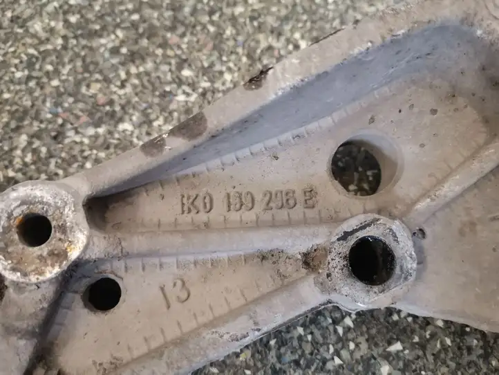 Volkswagen Touran I (2003 - 2010)  1K0199296E Вилы