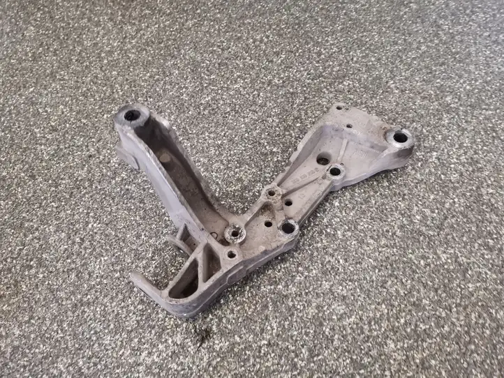 Volkswagen Touran I (2003 - 2010)  1K0199296E Вилы