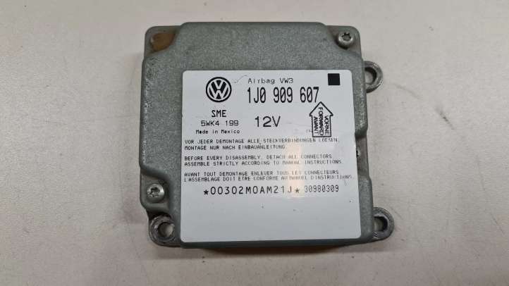 1J0909607 Volkswagen PASSAT B5 Oro pagalvių valdymo blokas