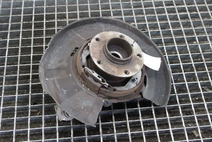 BMW 1 E82 E88 (2007 - 2014)   Ступица