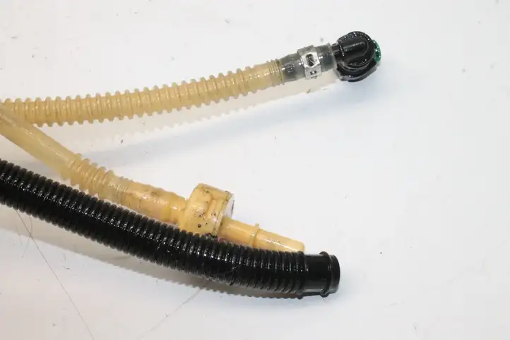 BMW 1 E82 E88 (2007 - 2014)  7190944 Датчик уровня топлива