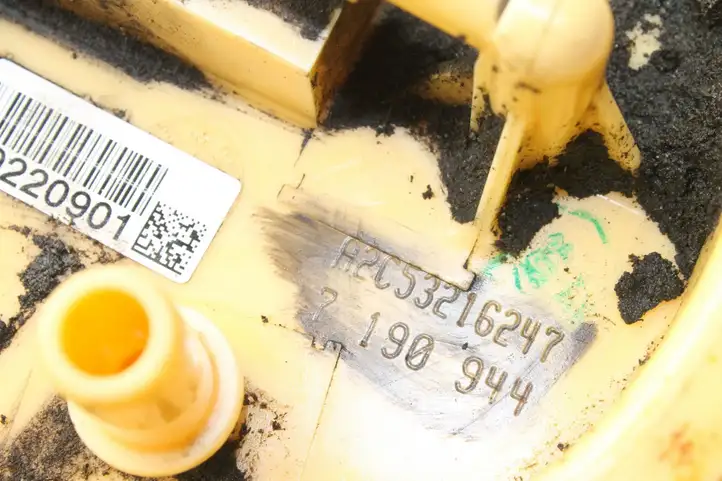 BMW 1 E82 E88 (2007 - 2014)  7190944 Датчик уровня топлива