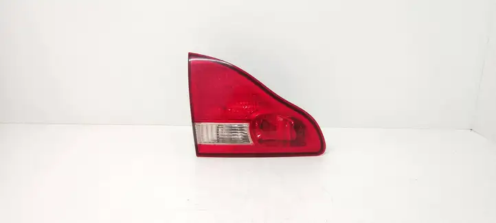 Toyota Avensis Verso (2001 - 2004) 9040025 Задний фонарь в крышке багажника — фото 1