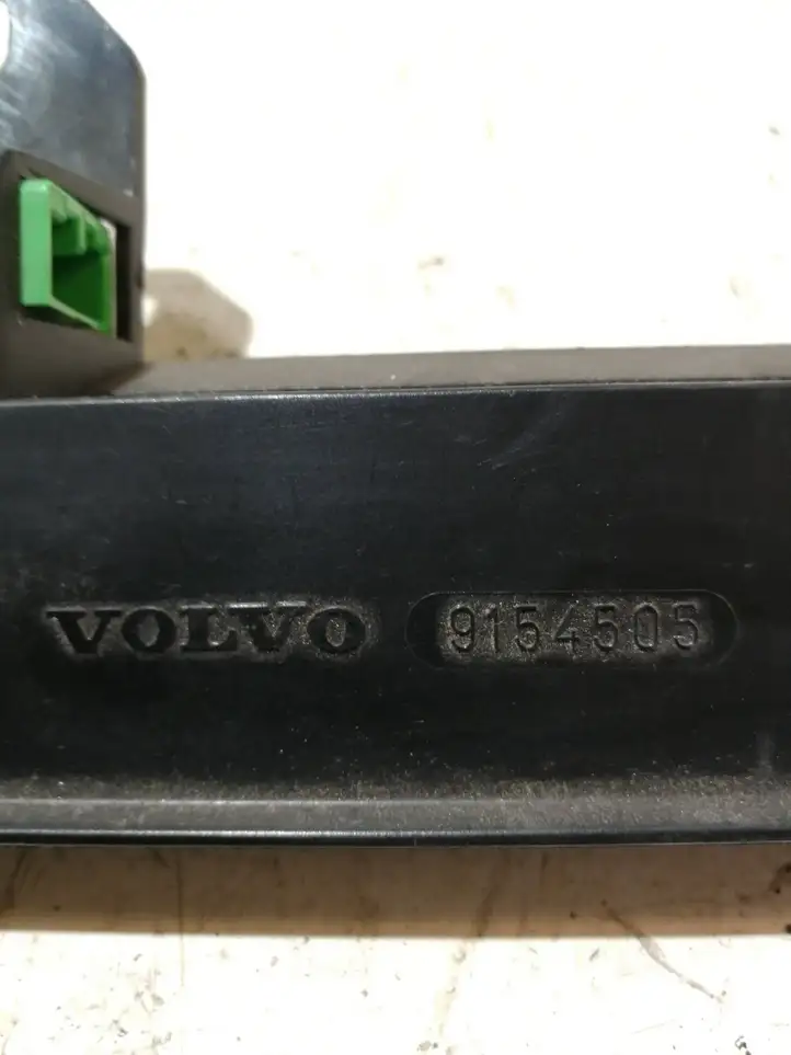 Volvo V70 (2000 - 2004) 9154505 Дополнительный стоп фонарь — фото 2
