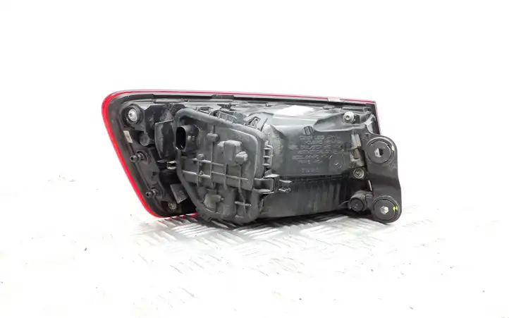 Audi A3/S3 8V (2016 - 2020) 8V5945070 Задний фонарь в кузове — фото 2