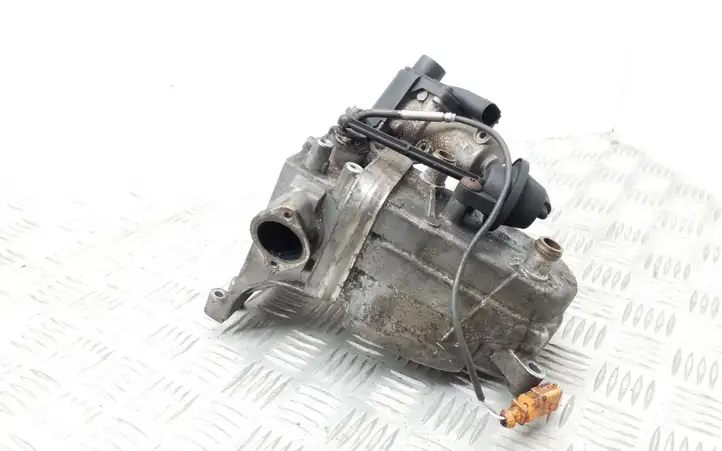 Audi A6 S6 C6 4F (2008 - 2011) 059131515R Охладитель клапана EGR — фото 3