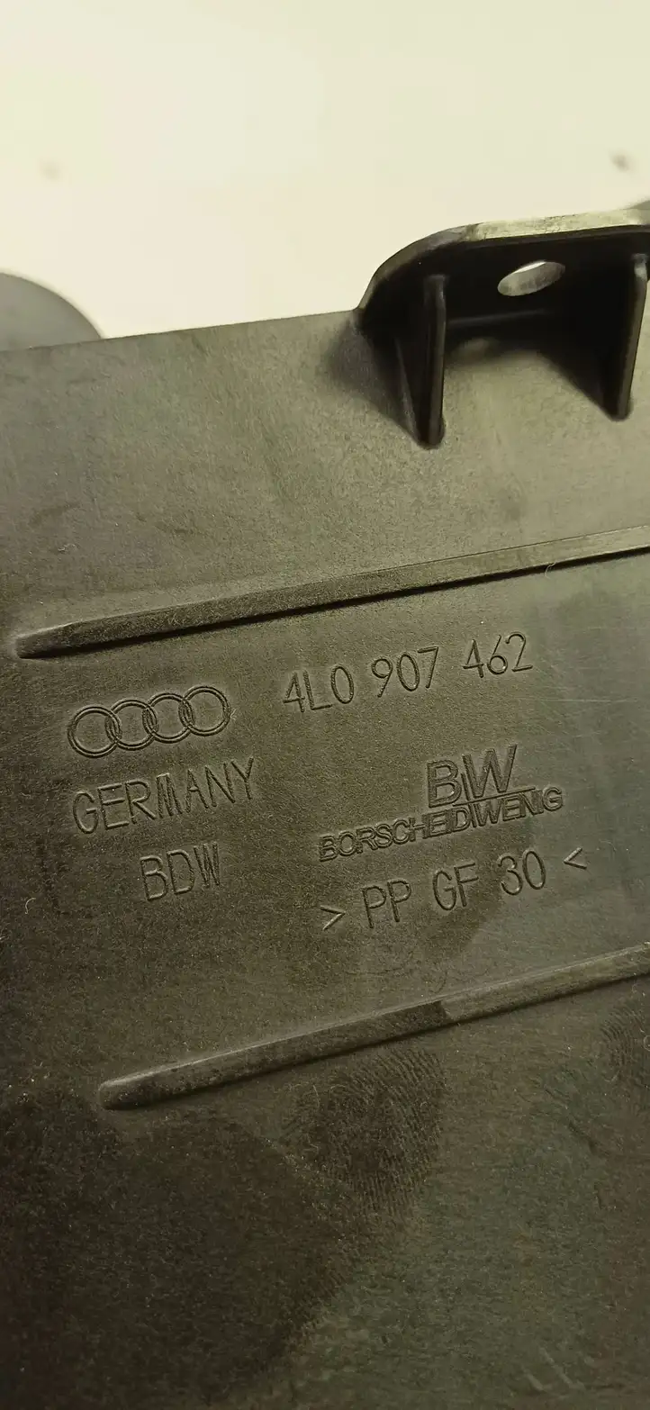 Audi Q7 4L (2005 - 2009) 4L0907462 Прочие детали салона — фото 2