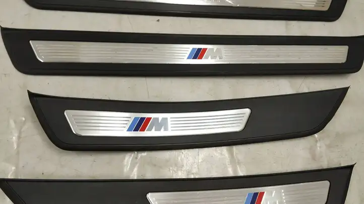 BMW 5 F10 F11 (2009 - 2016) 8050052 Внутренняя отделка переднего порога — фото 12