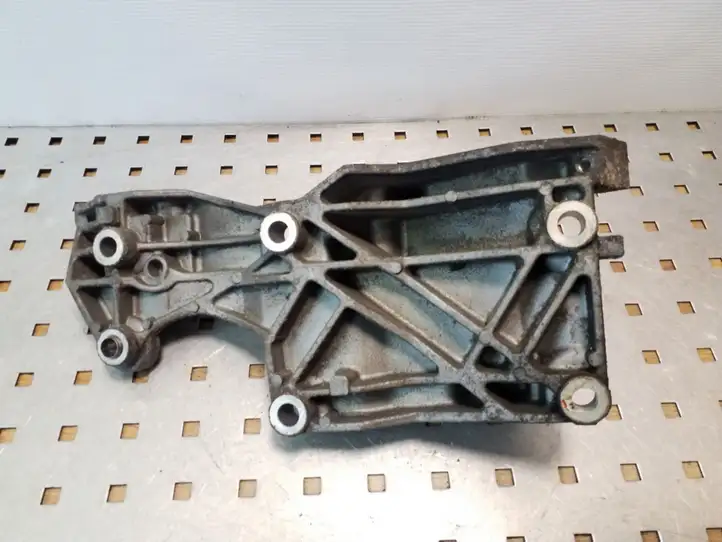 Seat Ibiza III (6L) (2002 - 2008) 045903143E Кронштейн генератора — фото 3
