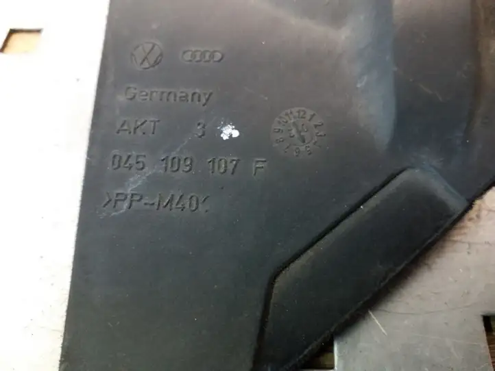 Seat Ibiza III (6L) (2002 - 2008) 045109107F Защита ремня ГРМ — фото 3