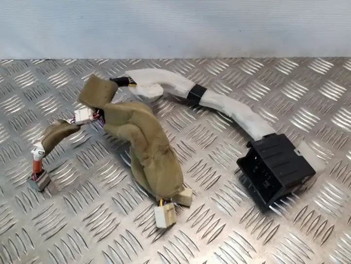 Toyota Land Cruiser (J120) (2002 - 2009) 8214260110 Прочая электропроводка — фото 1