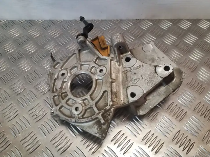 Nissan Primera (2001 - 2008) 8200240204 Кронштейн топливного насоса — фото 1