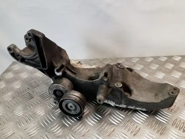 Nissan Primera (2001 - 2008) 8200183234 Кронштейн генератора — фото 1