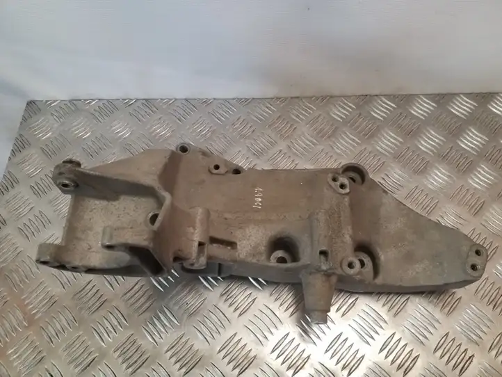 Nissan Primera (2001 - 2008) 8200183234 Кронштейн генератора — фото 2