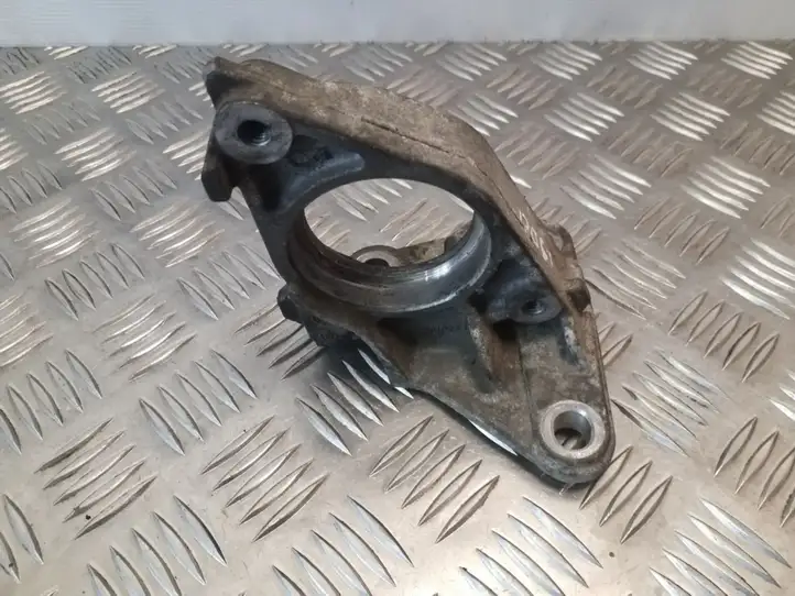 Nissan Primera (2001 - 2008) 8200187544 Кронштейн подвесного подшипника — фото 1
